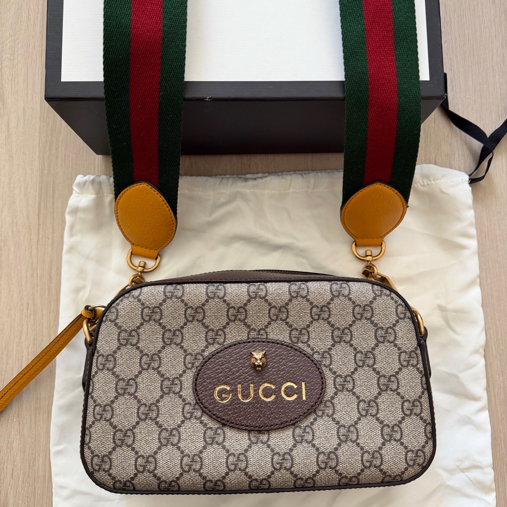 Gucci GG Supreme Crossbody Bag - Picture 2 of 9
